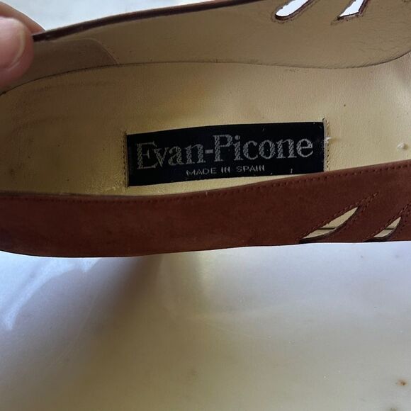 Evan Picone Women's Tan Rust Suede Cutout Heels - Picture 7 of 8